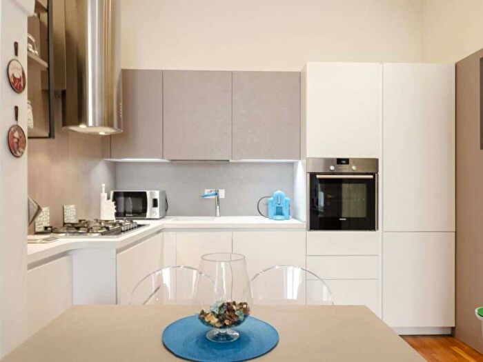 Appartamento trilocale in affitto in Via Giuseppe Mazzini, Centro Storico, Rapallo