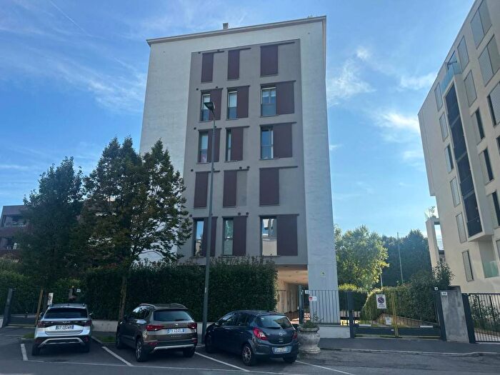 Appartamento trilocale in affitto in Via Ludovico di Breme, Certosa, Milano