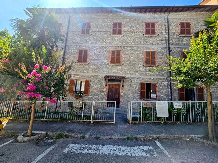 Appartamento trilocale in vendita in Via Roma, Sestino