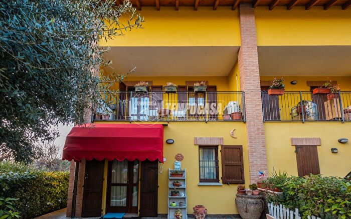 Casa quadrilocale in vendita in Via Statale, Castelvetro Di Modena