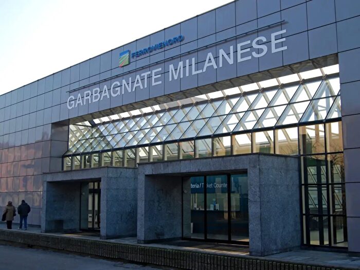 Appartamento trilocale in affitto in Via Varese, Milano