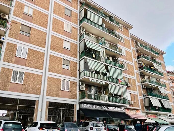 Appartamento trilocale in vendita in Via Nazionale dell Puglie, Casoria
