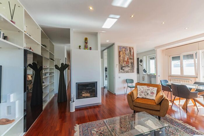 Appartamento con 7 locali in vendita in Piazzetta Enrico Toti, Ferrara