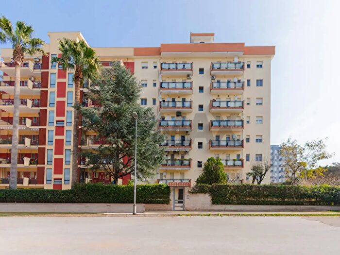 Appartamento quadrilocale in vendita in Via Tenente Francesco De Liguori, Bari