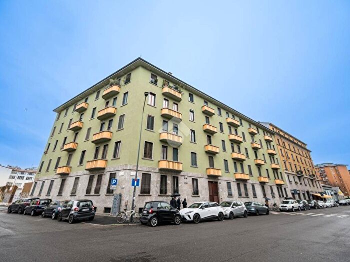 Appartamento trilocale in affitto in Via Tertulliano, Lodi Brenta, Milano