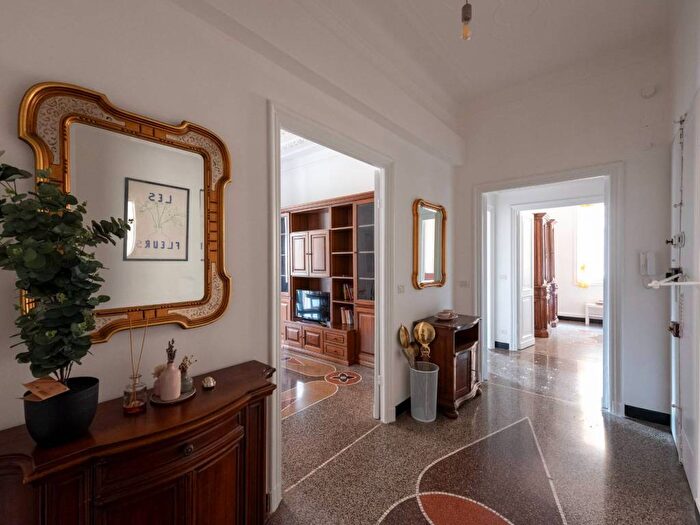 Appartamento quadrilocale in affitto in Via Caterina Rossi, Sestri Ponente, Genova