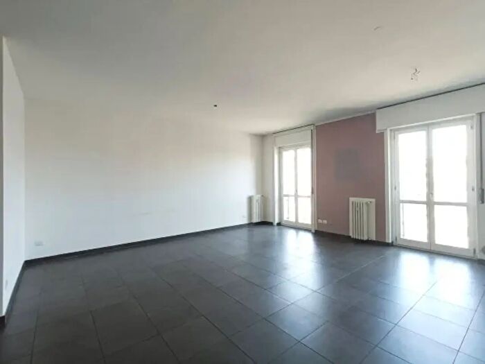 Appartamento trilocale in affitto in Via Fratelli Bandiera, Sesto San Giovanni