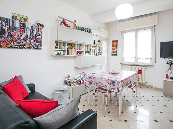 Appartamento bilocale in affitto in Via Lorenteggio, Tripoli Soderini, Milano