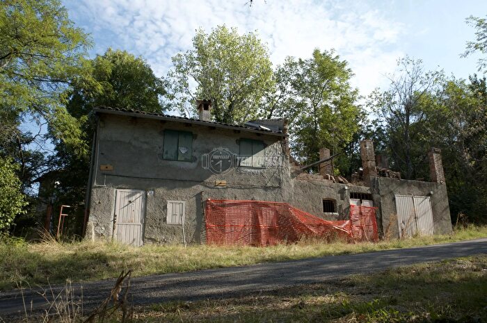 Casa quadrilocale in vendita in Via Invernata, Valsamoggia