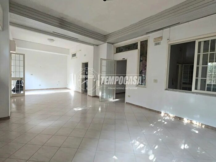 Appartamento trilocale in vendita in Via Roma, Cicciano