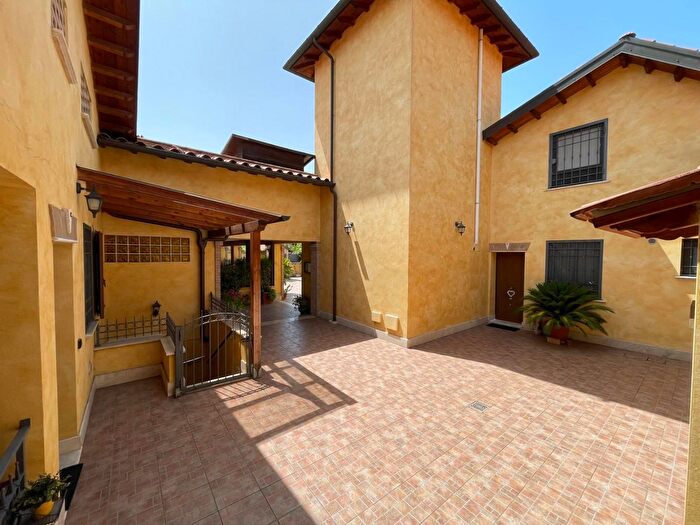 Appartamento trilocale in vendita in Roma