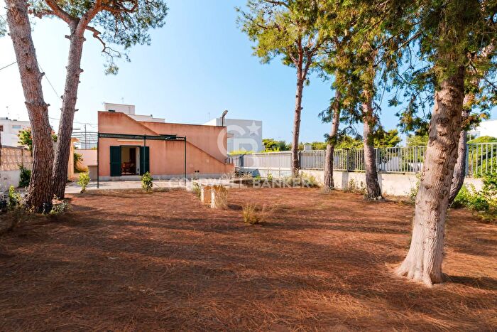 Casa quadrilocale in vendita in Via Pablo Picasso, Nardo