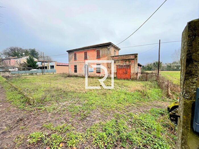 Casa con 6 locali in vendita in Ravenna