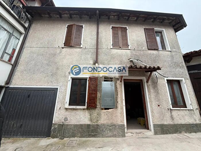 Casa quadrilocale in vendita in Via Fondi, Puegnago Sul Garda