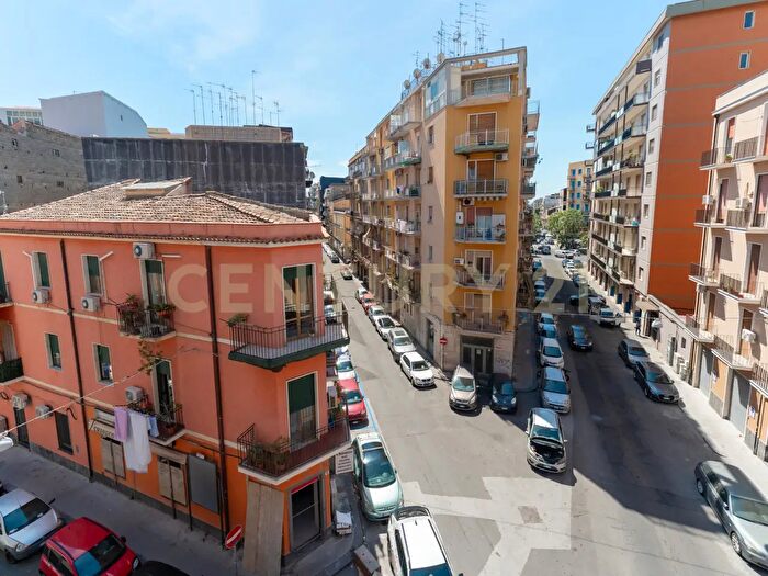 Appartamento quadrilocale in affitto in Via Vittorio Emanuele Orlando, Catania