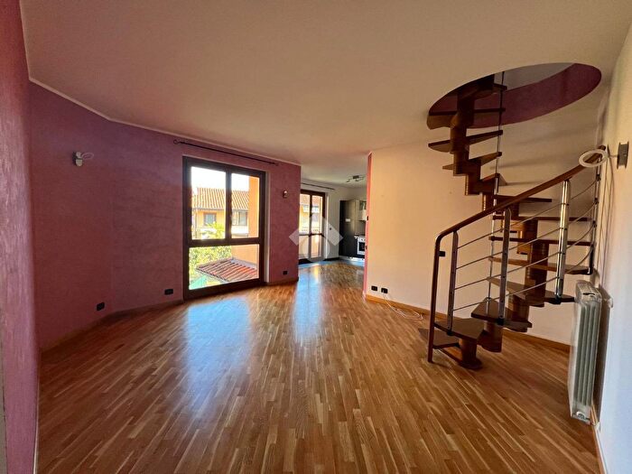 Appartamento bilocale in vendita in Via C Battisti, Lozza