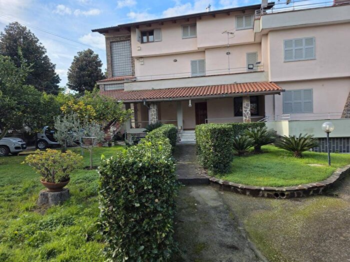 Appartamento con 6 locali in affitto in Via San Nullo, Licola Paese, Giugliano in Campania