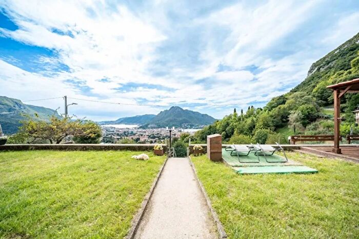 Casa con 5 locali in vendita in Via Paradiso Lecco, Lecco