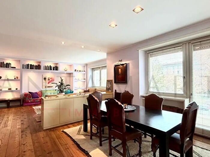 Appartamento con 9 locali in affitto in Via Antonio Canova, Milano