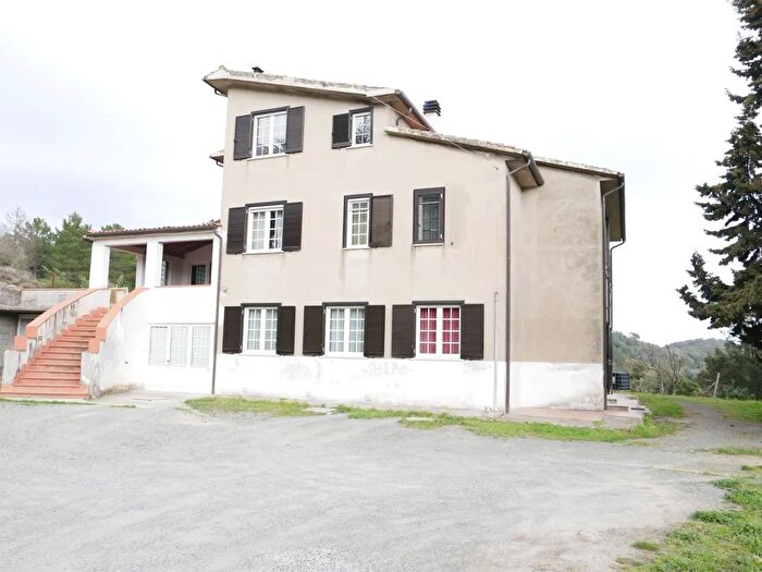 Casa con 20 locali in vendita in Via Roma, Riparbella