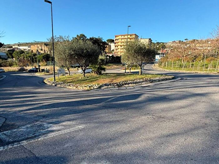 Appartamento bilocale in affitto in Via AgnanoAstroni, Bagnoli, Napoli