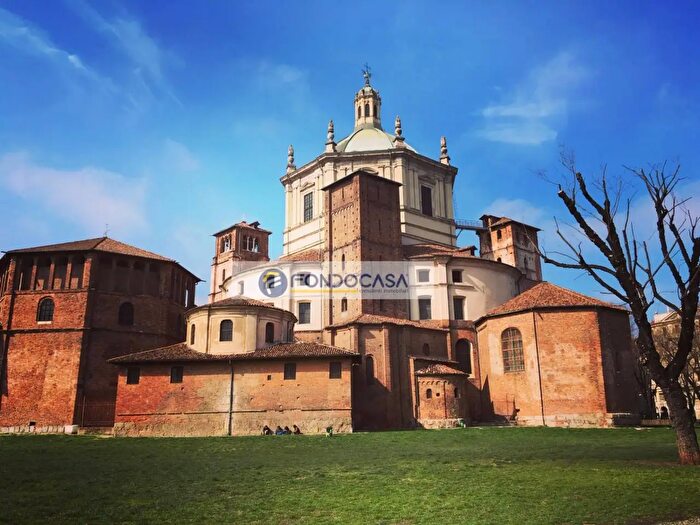 Appartamento trilocale in vendita in Via della Chiusa, Milano