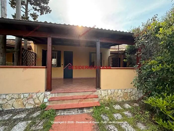 Casa bilocale in affitto in Via Madonnina di Gibilmanna, Campofelice Di Roccella