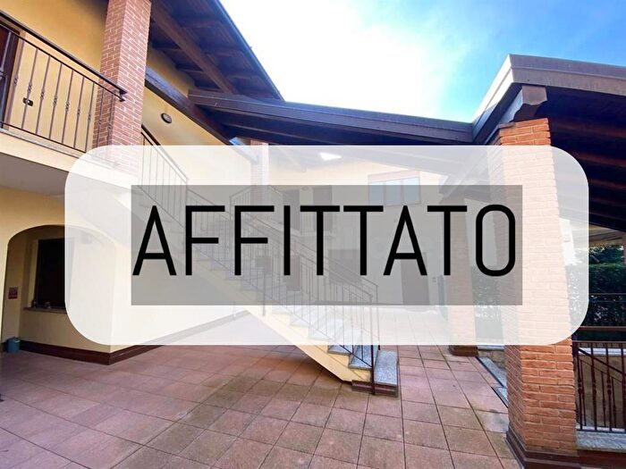 Appartamento trilocale in affitto in Via Turati, Daverio