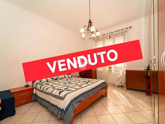 Appartamento trilocale in vendita in Via Isonzo, Torino