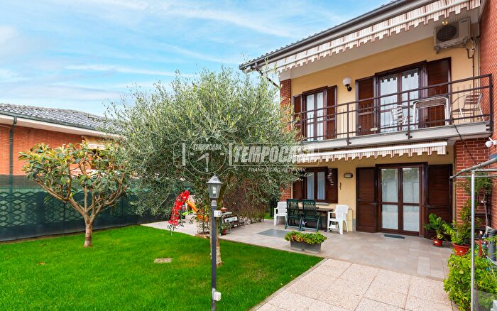 Case in Vendita e in Affitto - 3