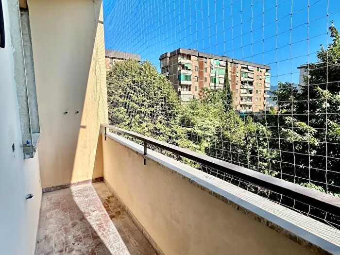 Appartamento trilocale in vendita in Via Valdinievole, Firenze