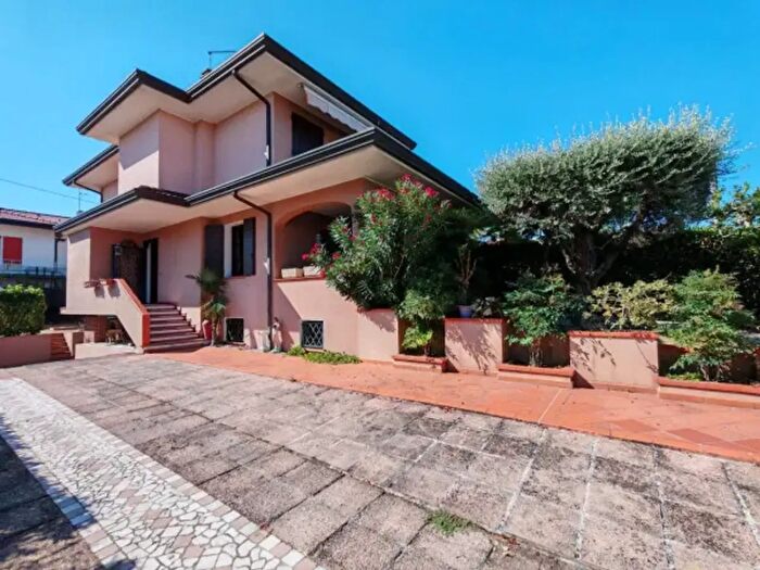 Casa con 5 locali in vendita in Via Diocleziana, Montegrotto Terme