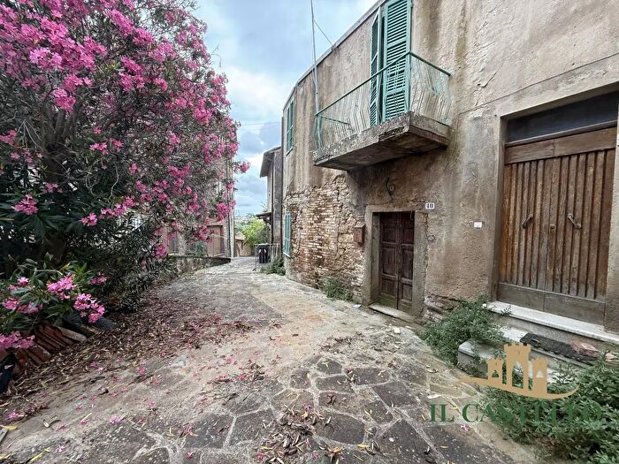 Casa quadrilocale in vendita in Piegaro