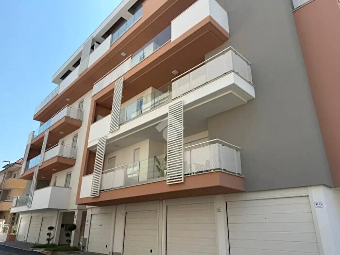 Appartamento trilocale in vendita in Via Firenze, Alba Adriatica