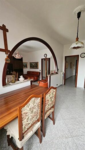 Appartamento con 6 locali in vendita in San Prospero Piazza Gramsci, San Prospero