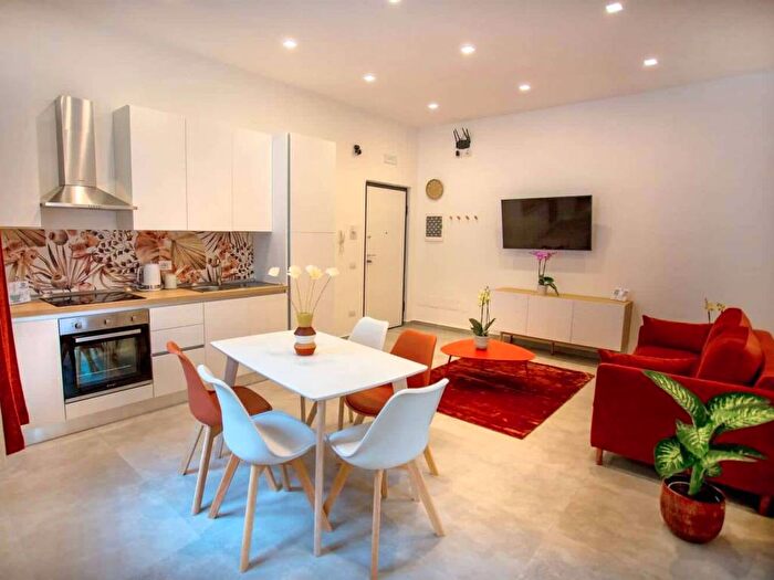 Appartamento bilocale in affitto in Via San Cosmo Fuori Porta Nolana, Garibaldi Ferrovia, Napoli
