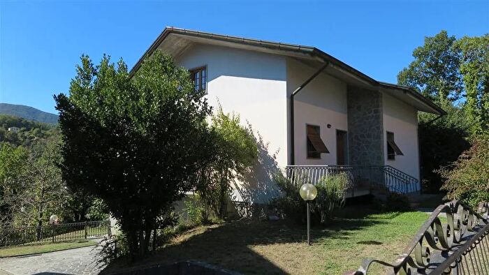 Casa con 9 locali in vendita in Via Nazionale, Aulla