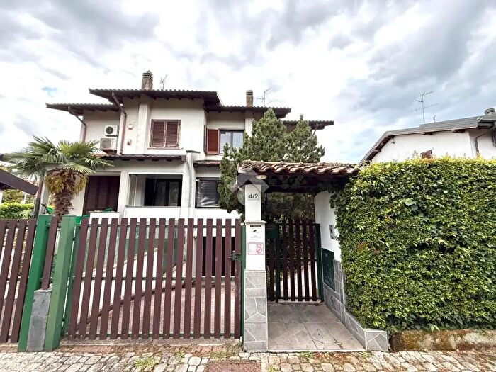 Casa con 5 locali in vendita in Via Leonardo da Vinci, Noviglio