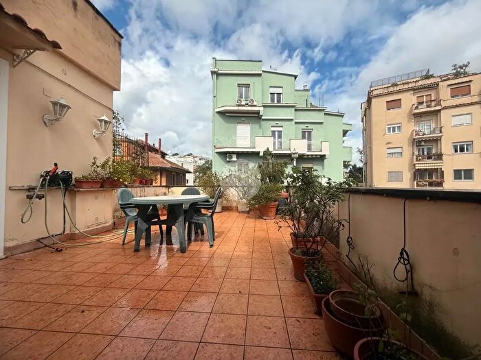 Appartamento trilocale in vendita in Via dei Monti Sibillini, Roma