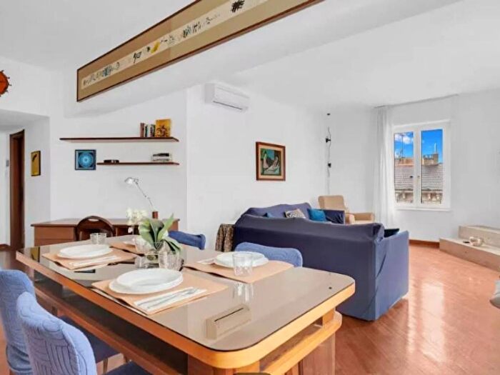 Appartamento quadrilocale in affitto in Piazza Cinque Giornate, Montenero, Milano