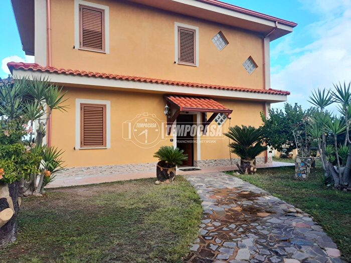 Casa con 5 locali in vendita in Briatico