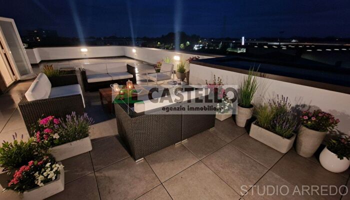 Appartamento quadrilocale in vendita in Elena Valmarana, Padova