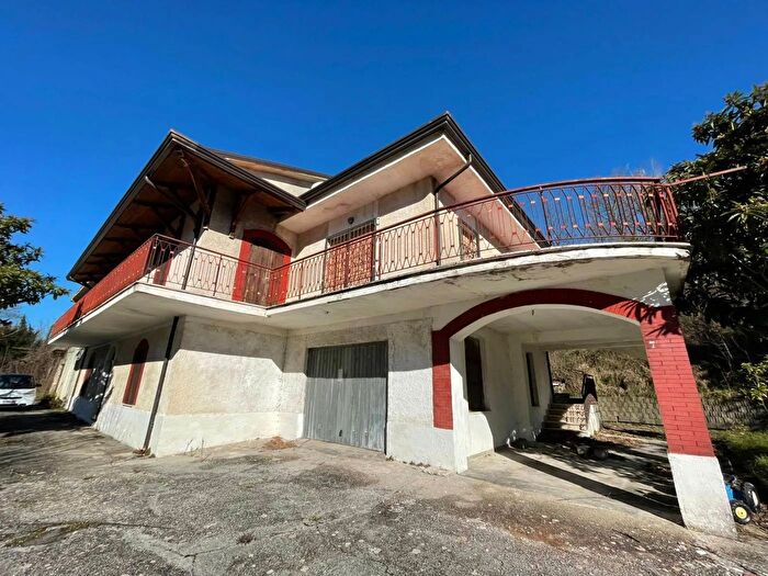 Casa con 9 locali in vendita in Balsorano l'Aquila, Balsorano