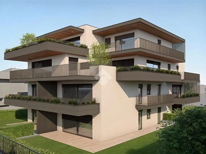 Appartamento quadrilocale in vendita in Via della Fossa, Arco