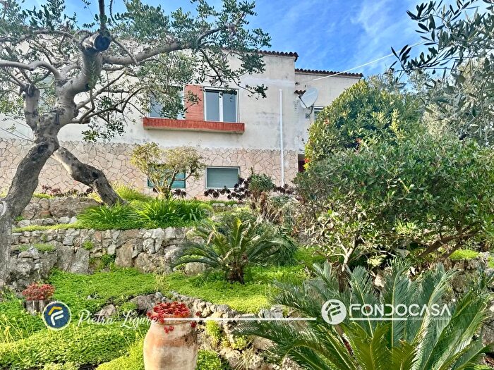 Casa con 11 locali in vendita in Via dei Carrubbi, Borgio Verezzi