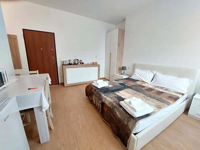 Appartamento monolocale in affitto in Via Bellinzona, Como