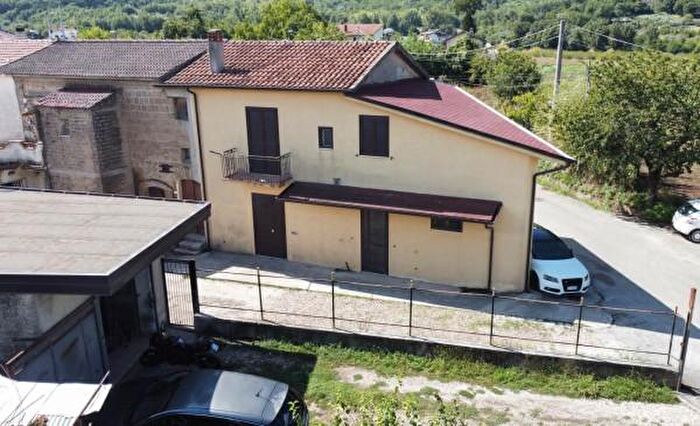 Casa trilocale in vendita in Via Carrara, San Martino Valle Caudina