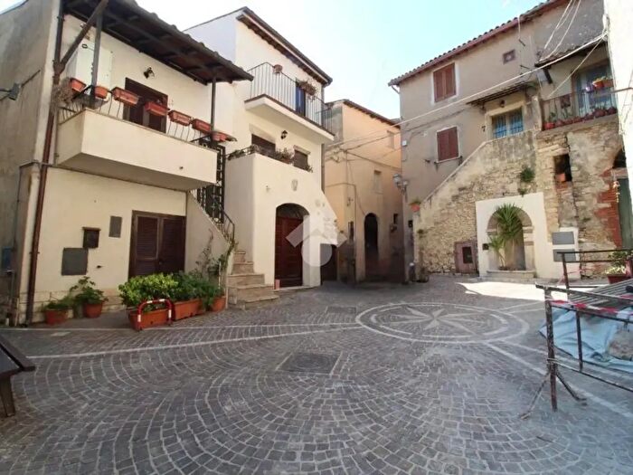 Appartamento bilocale in vendita in Ponticelli Piazza del Sole, Scandriglia