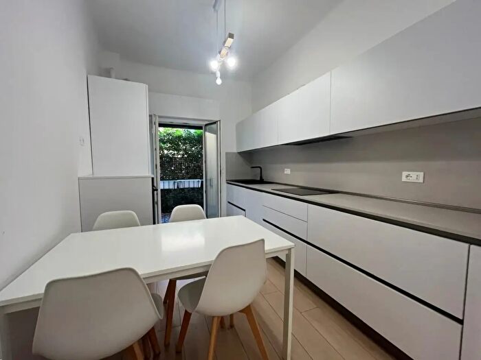 Appartamento trilocale in affitto in Via del Pratello, Bologna