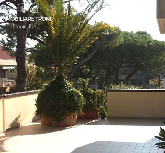 Appartamento con 5 locali in vendita in Viale Monte Bianco, Riccione